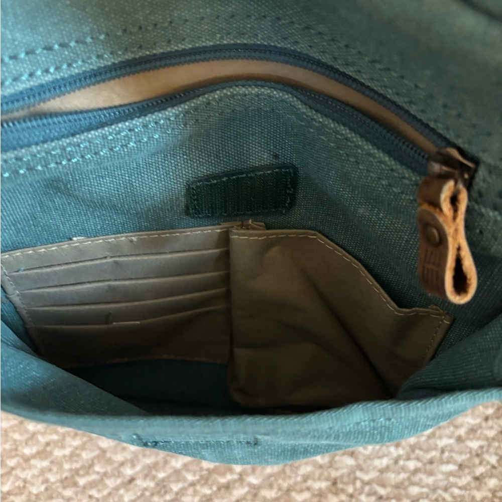 Troop London TRP0211 Classic Canvas Across Body Bag – Turquoise - Picture 4 of 7